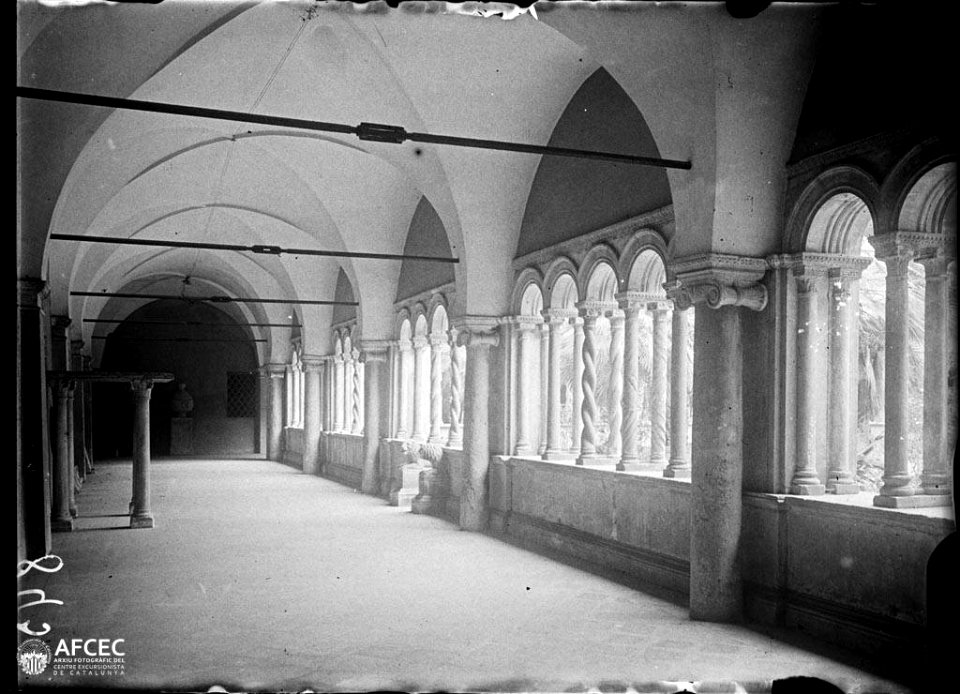 Claustre de la basílica de Sant Joan del Laterà (AFCEC MORELLO A 0845)