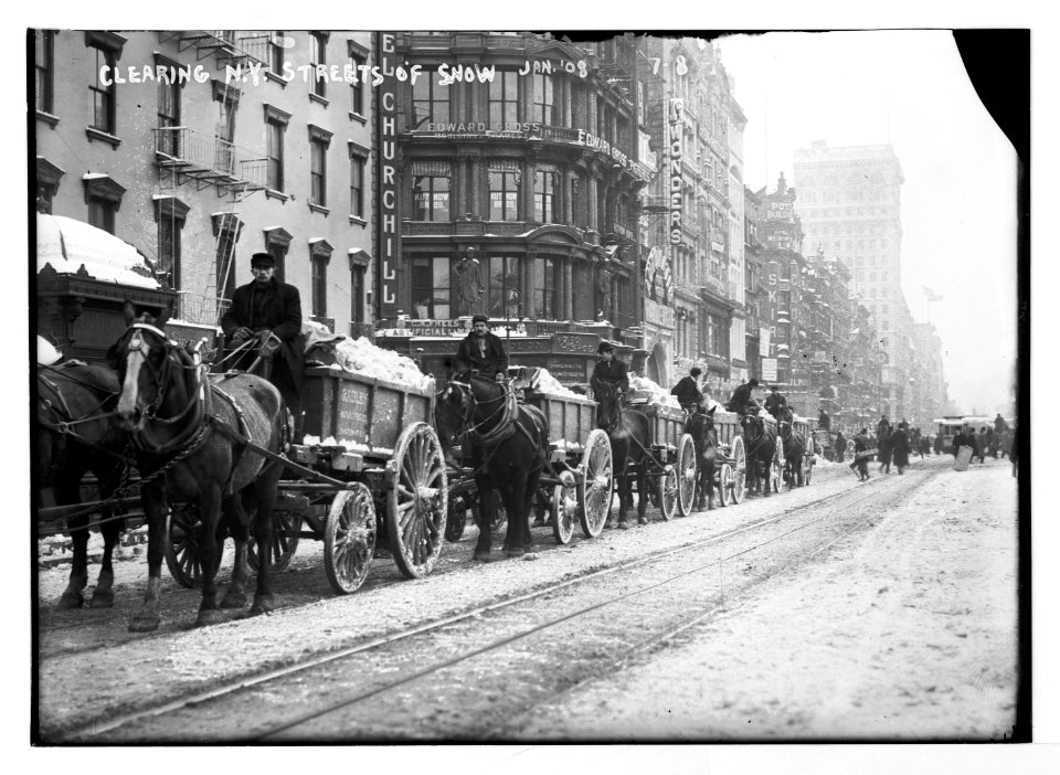 Cleaning snow from the streets in trucks, New York LCCN2014680043