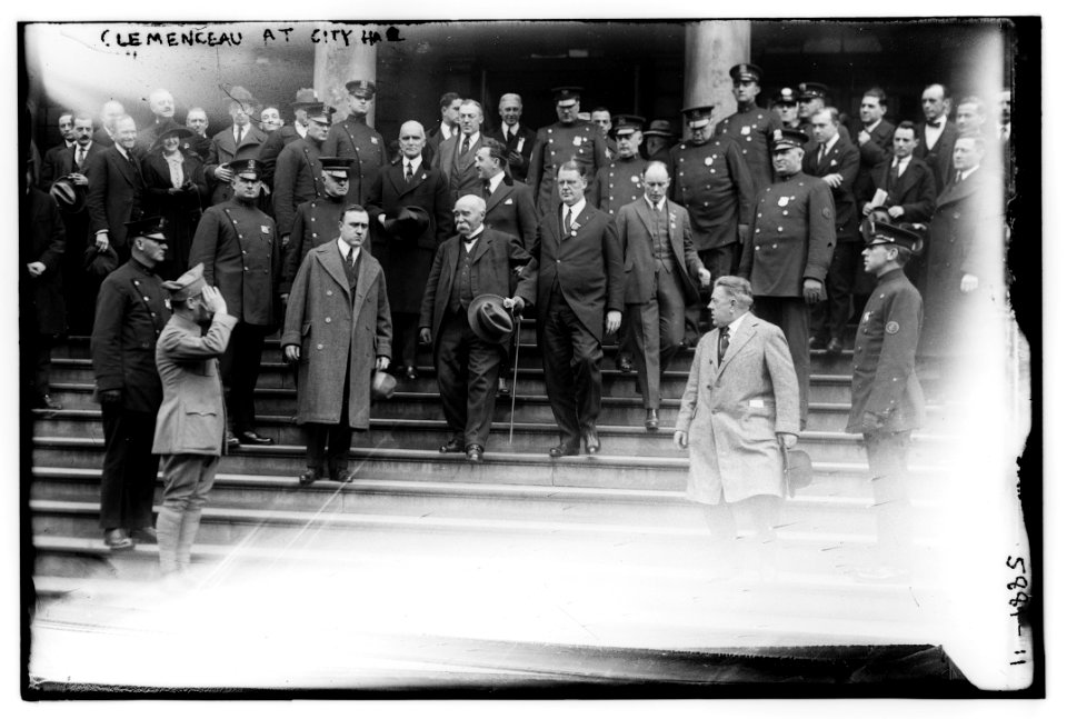 Clemenceau at City Hall LCCN2014715401