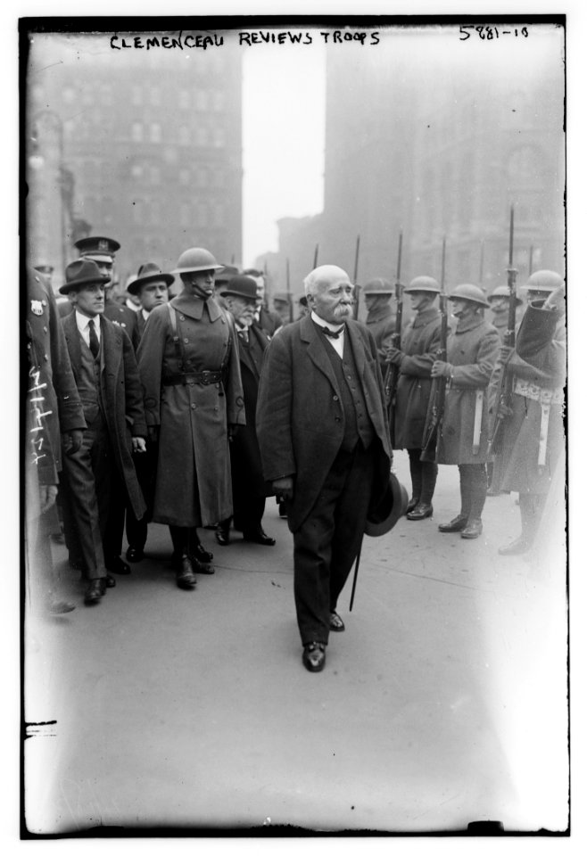 Clemenceau reviews troops LCCN2014715400