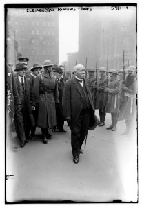 Clemenceau reviews troops LCCN2014715400