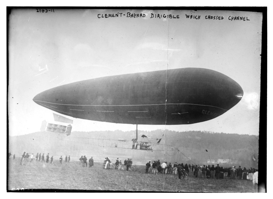 Clement-Bayard Dirigible which crossed the Channel LCCN2014688735