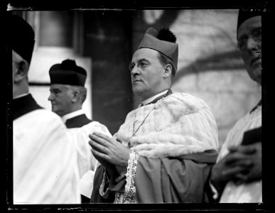Clergy LCCN2016890972