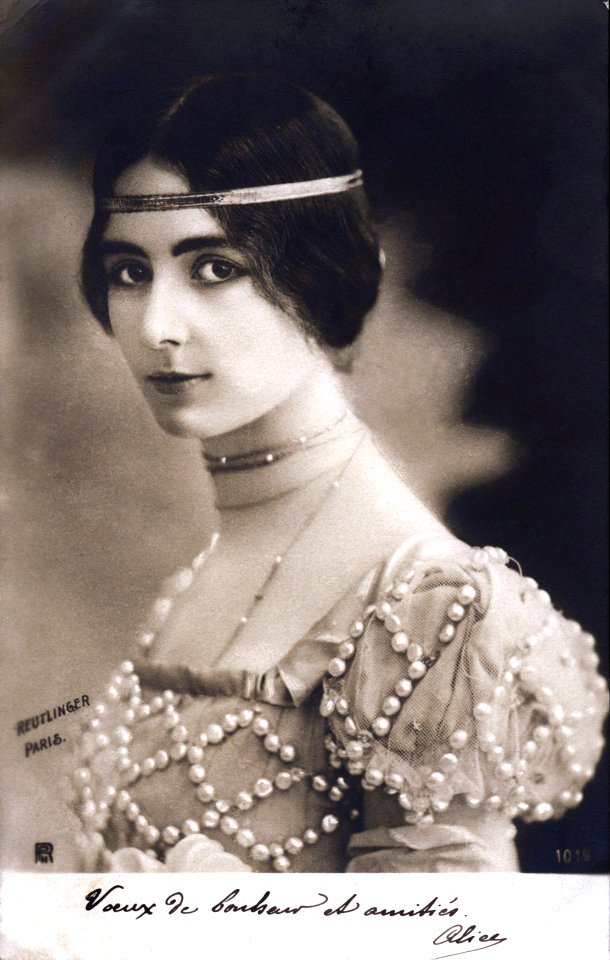 Cleo de Merode with dance dress-Reutlinger-1901