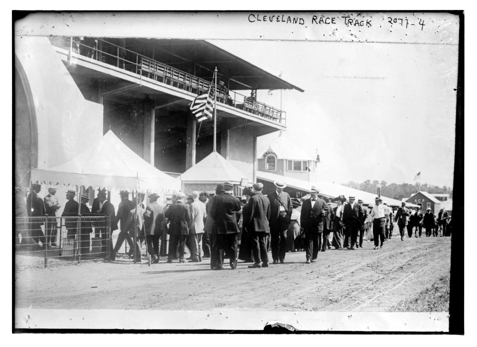 Cleveland Race Track LCCN2014688512