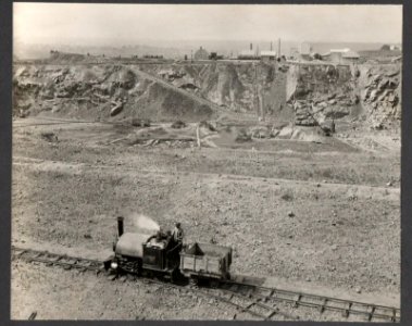 Cliffe Hill Quarry and Narrow Gauge Railway, Leicestershire photo