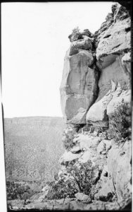 Cliff ruins, Mancos Canyon, Colorado - NARA - 517198