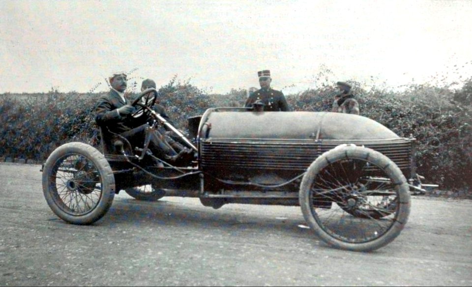 Clifford Earp, vainqueur à la course de côte de Château-Thierry en 1905 sur Napier