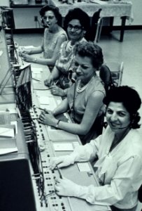 Clinical Center telephone switchboard operators (14172771998)