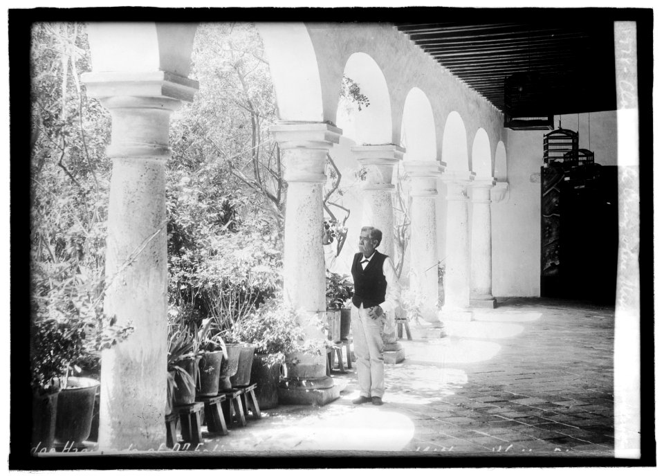 Cloister of La Cruz where Maximillian surrendered LCCN2016821170