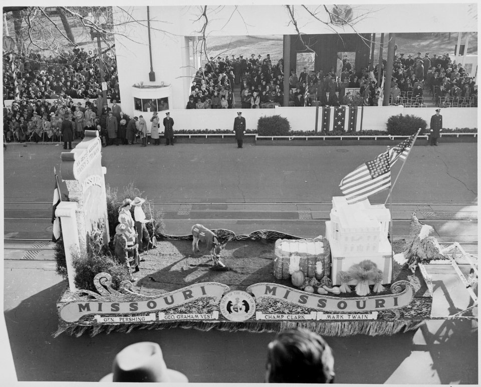 Close view of the Missouri float in President Truman's inaugural parade. - NARA - 200050