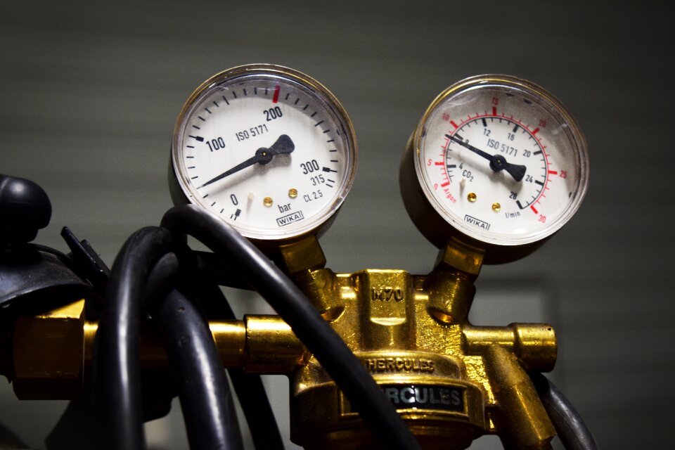 Pressure measuring power