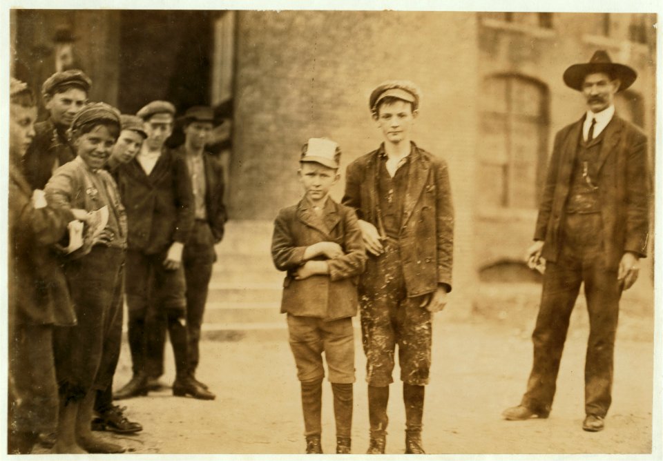 Closing hour Loray Mill, Gastonia, N.C. November 7, 1908. LOC nclc.01352