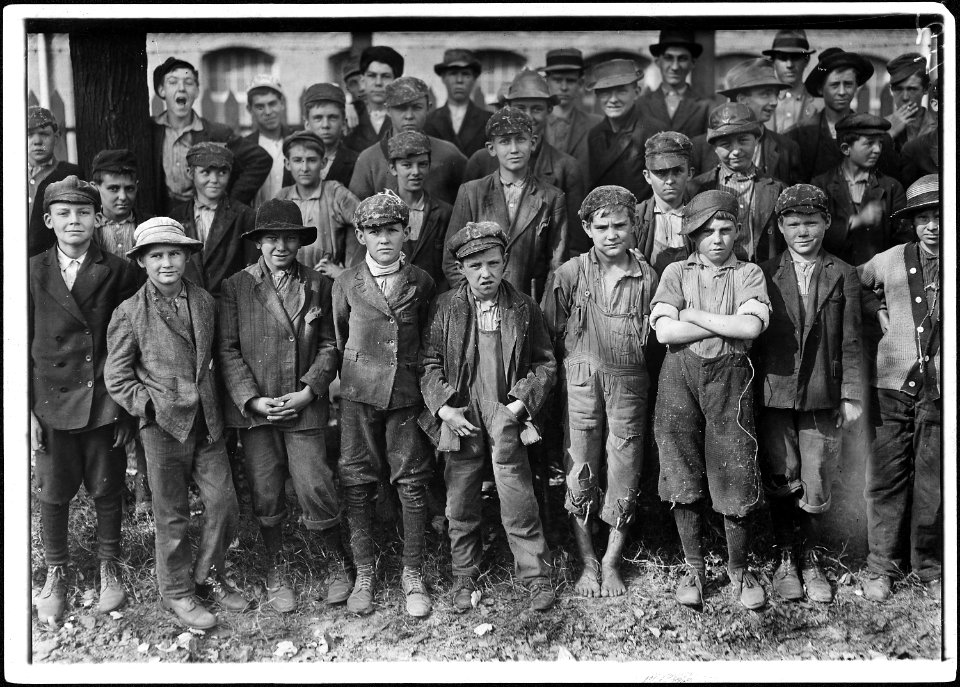 Closing hour, Saturday noon, at Dallas Mill. Every child in photo, so far as I was able to ascertain, works in that... - NARA - 523354
