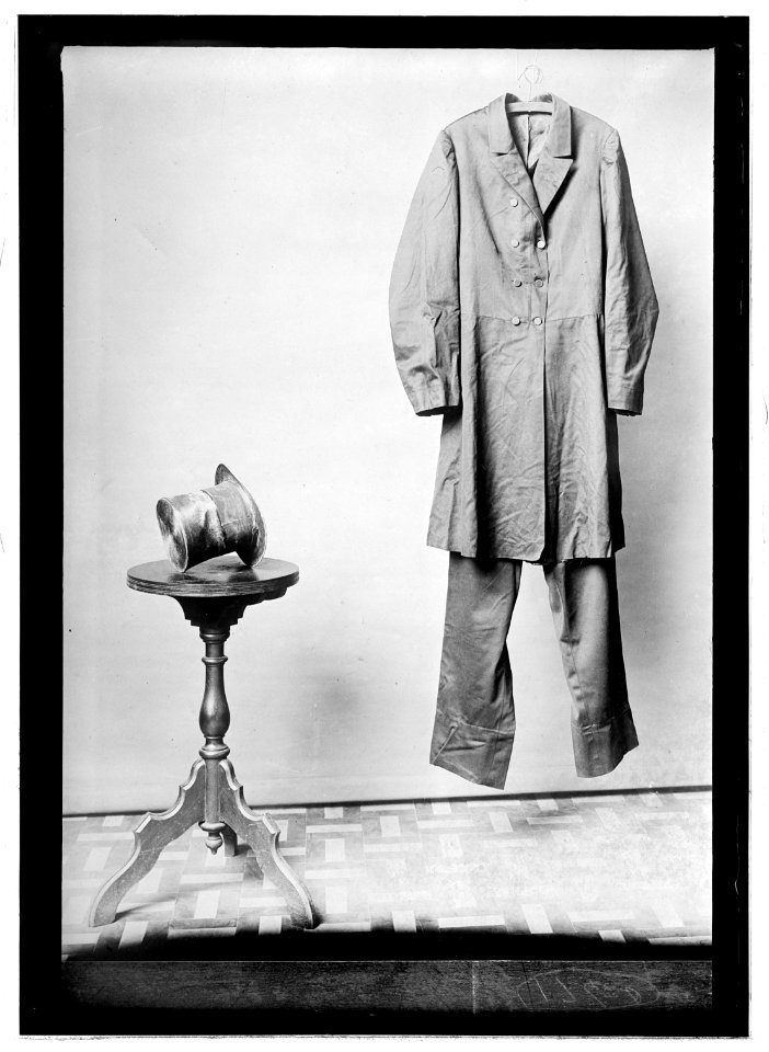 Clothing and hat LCCN2016821048