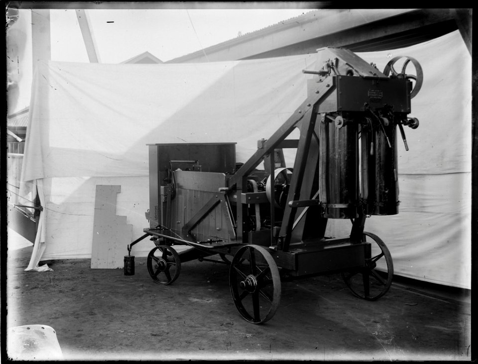 Clyde chaff cutter from The Powerhouse Museum