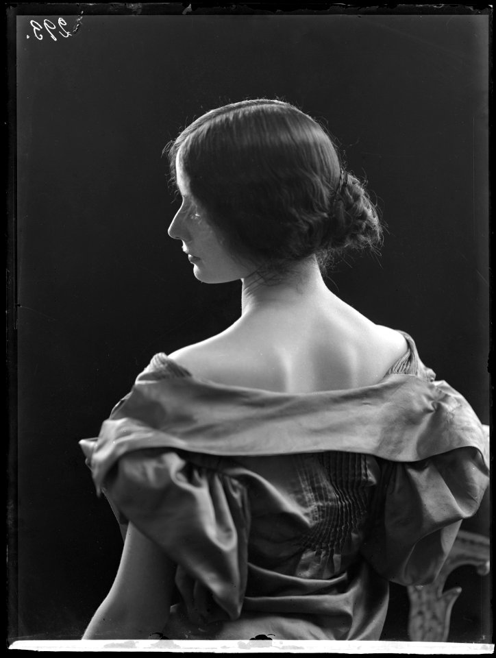 Cléo de Mérode, dancer, portrait 1903 - SMV - NM043