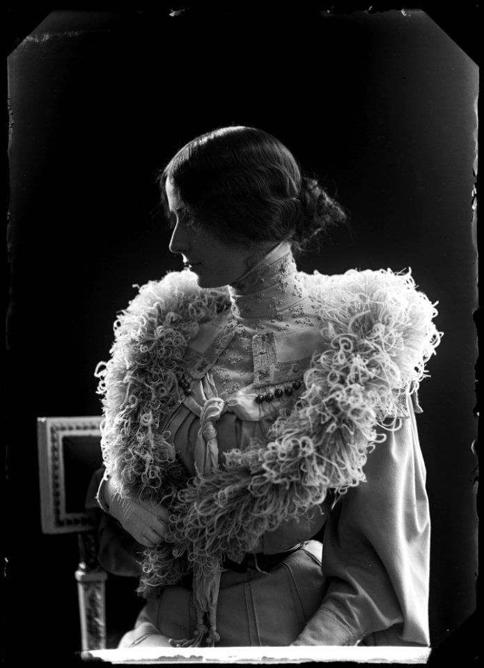 Cléo de Mérode, dancer, portrait 1903 - SMV - GM041