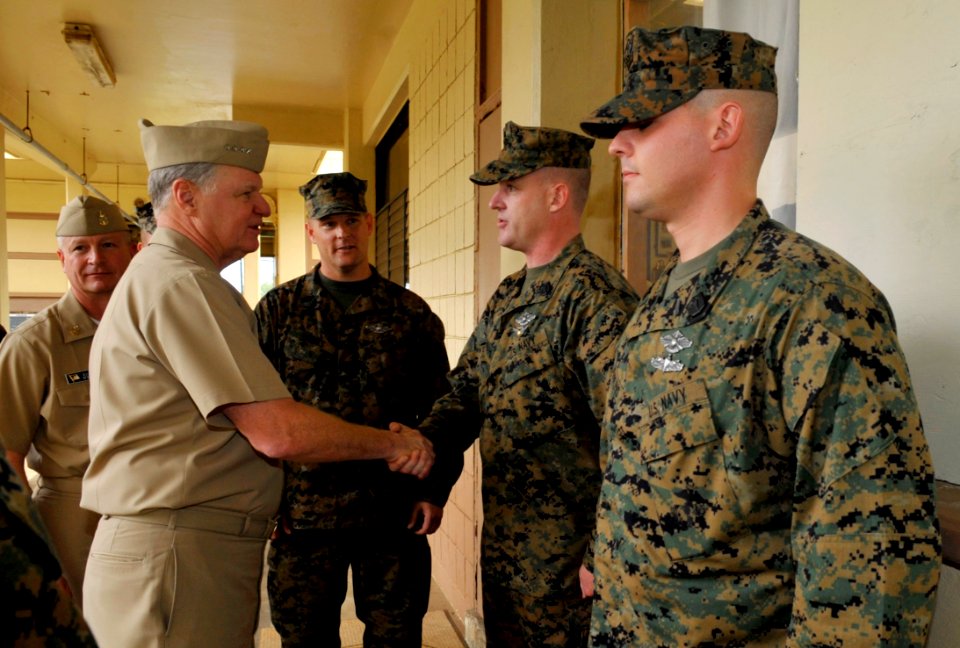 CNO Adm. Roughead Visits Sailors in Hawaii DVIDS357845