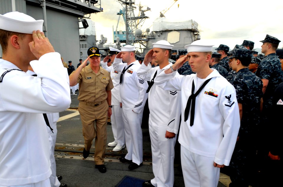 CNO Adm. Roughead Visits Sailors in Hawaii DVIDS357847
