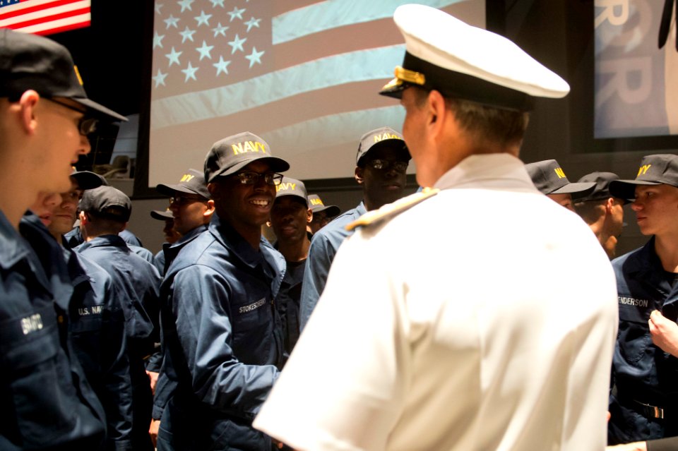 CNO Greenert visits recruits at Naval Station Great Lakes 150605-N-AT895-206