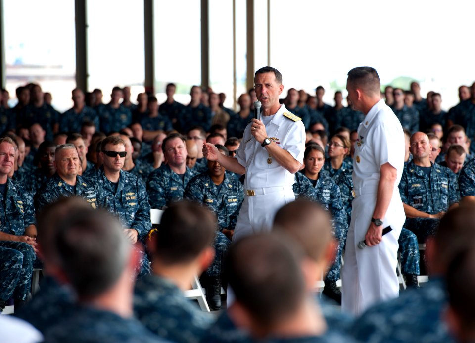 CNO holds an all-hands call. (21548427293)