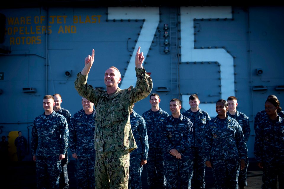 CNO visits sailors 131128-N-WL435-749