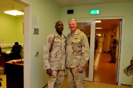 CNO visits service members in Afghanistan 110122-N-FI224-192