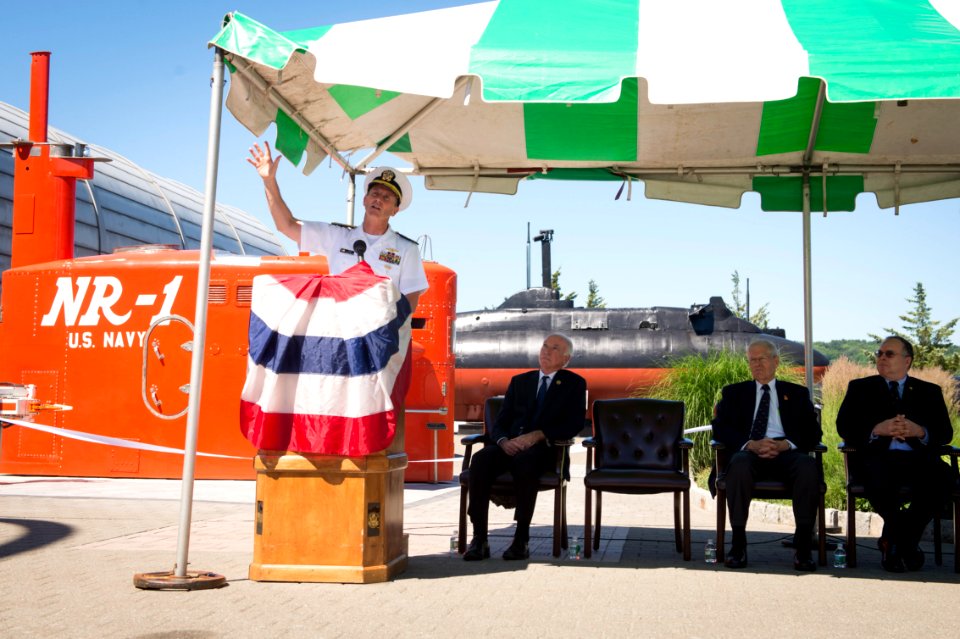 CNO dedicates the NR-1 exhibit at the Submarine Force Library and Museum. (18961376238)