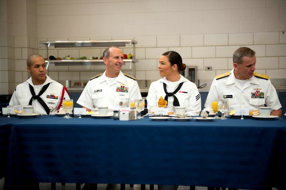 CNO Greenert visits recruits at Naval Station Great Lakes 150605-N-AT895-016