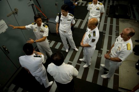 CNO hosts Chinese navy admiral 130909-N-SK590-166