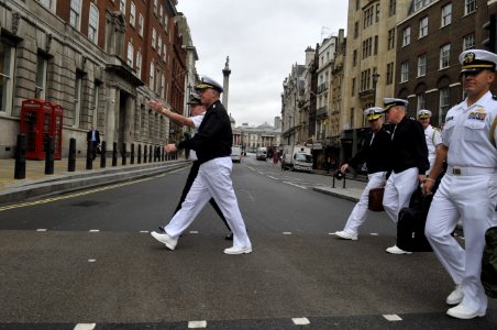 CNO visits UK 110613-N-ZB612-009