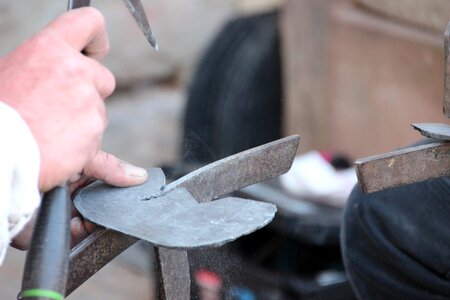 Hammer roofers craftsmen