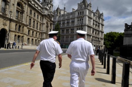 CNO visits UK 110613-N-ZB612-075