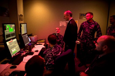 CNO visits Lockheed Martin undersea systems facilities 131114-N-WL435-058