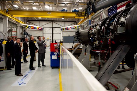 CNO visits Lockheed Martin undersea systems facilities 131114-N-WL435-087