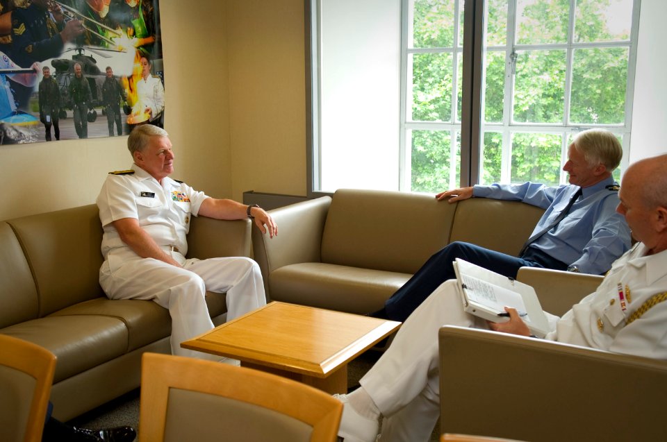CNO visits UK 110613-N-ZB612-079