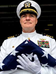 CO honors former veterans 140619-N-BQ948-333