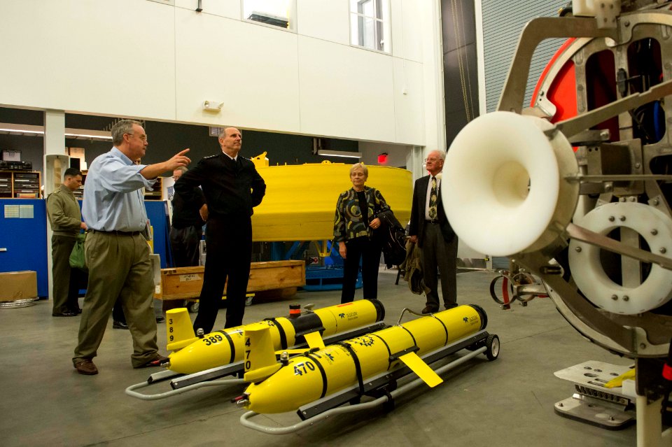 CNO visits Woods Hole Oceanographic Institution 141106-N-WL435-175