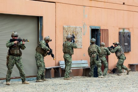 CNP visits Navy EOD 131023-N-JV638-026