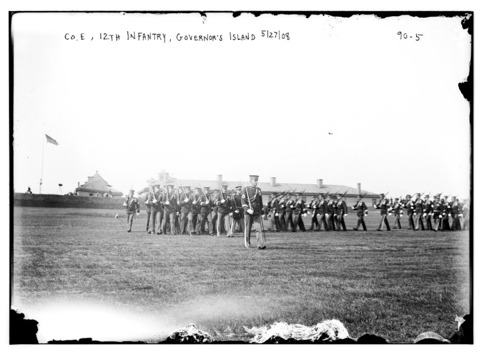 Co. E, 12th Infantry, Governor's Island, 5-27-08 LCCN2014696559