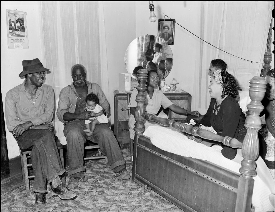 Coal miners and their families. Panther Red Ash Coal Corporation, Douglas Mine, Panther, McDowell County, West Virginia. - NARA - 541026