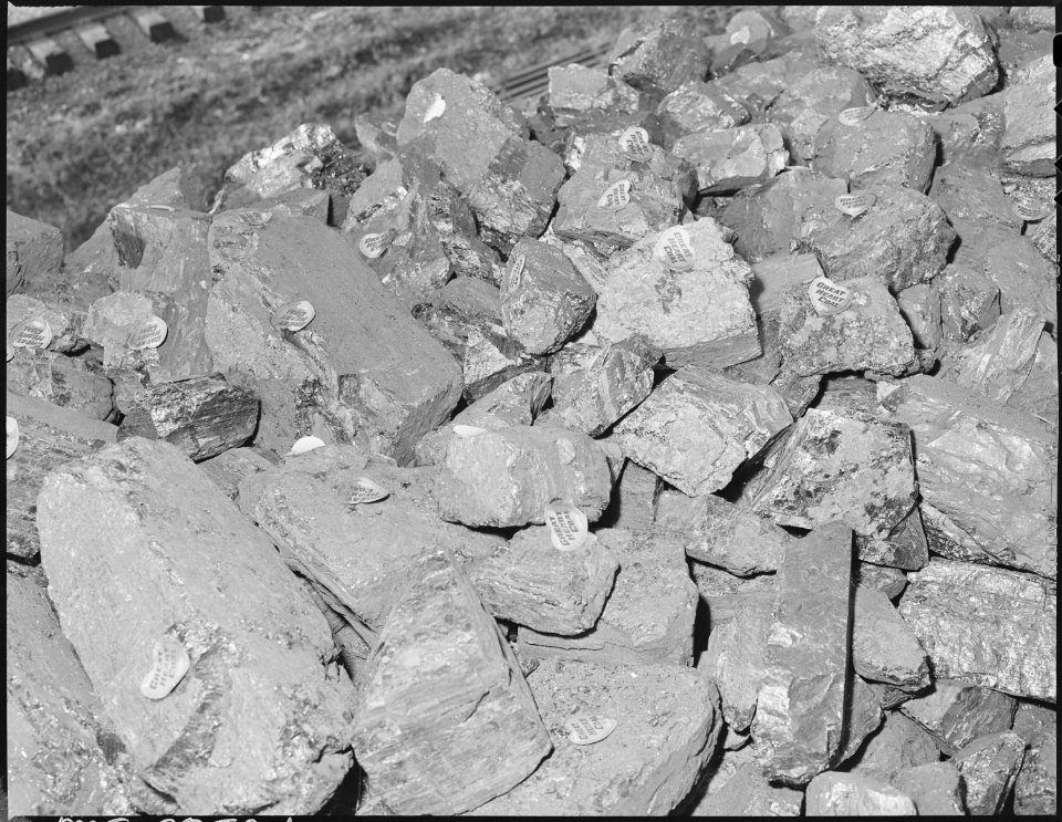 Coal produced by these two mines is labeled. Black Mountain Corporation, 30-31 Mines, Kenvir, Harlan County, Kentucky. - NARA - 541281