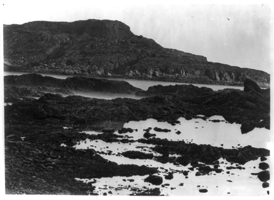 Coastline of Labrador LCCN2012645603
