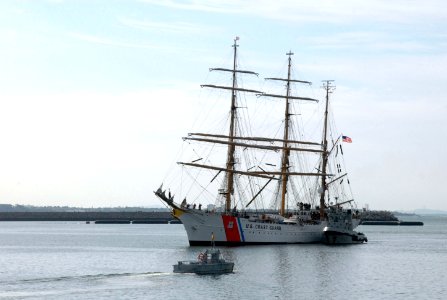 Coasting into the port DVIDS171387
