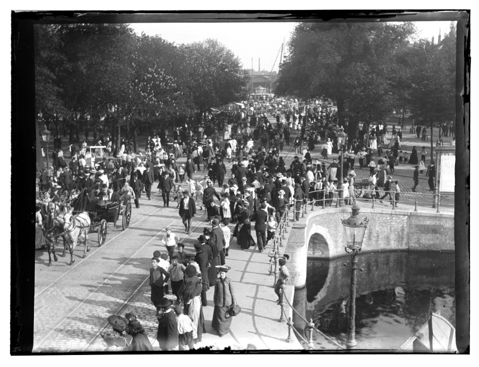 Bezoek van koningin Wilhelmina en prins Hendrik, foto 1 Jacob Olie (max res)