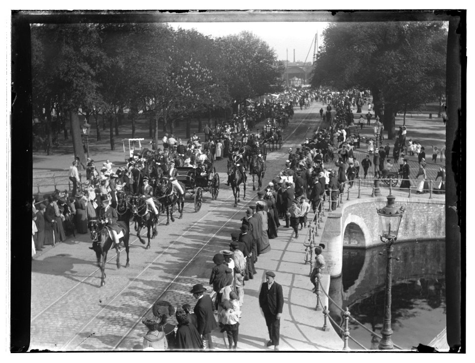 Bezoek van koningin Wilhelmina en prins Hendrik, foto 3 Jacob Olie (max res)