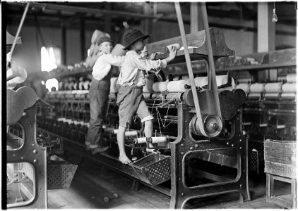 Bibb Mill No. 1, Macon, Ga. Many youngsters here. Some boys and girls were so small they had to climb up on to the... - NARA - 523148