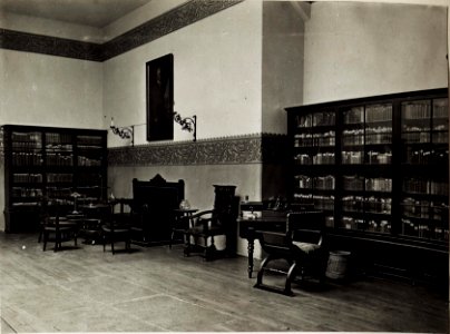 Bibliothekszimmer in der Seeburg. (BildID 15576103)