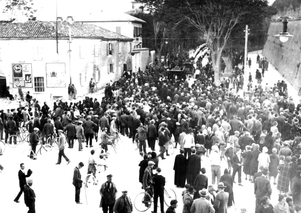 Biblioteca Federiciana, Abele Cerasoli, Fano, Funerali di S. Ecc. Mons. Geremia Pascucci Vescovo di Trivento e di suo cugino Don Evaristo Pascucci, 1926, gelatina a sviluppo